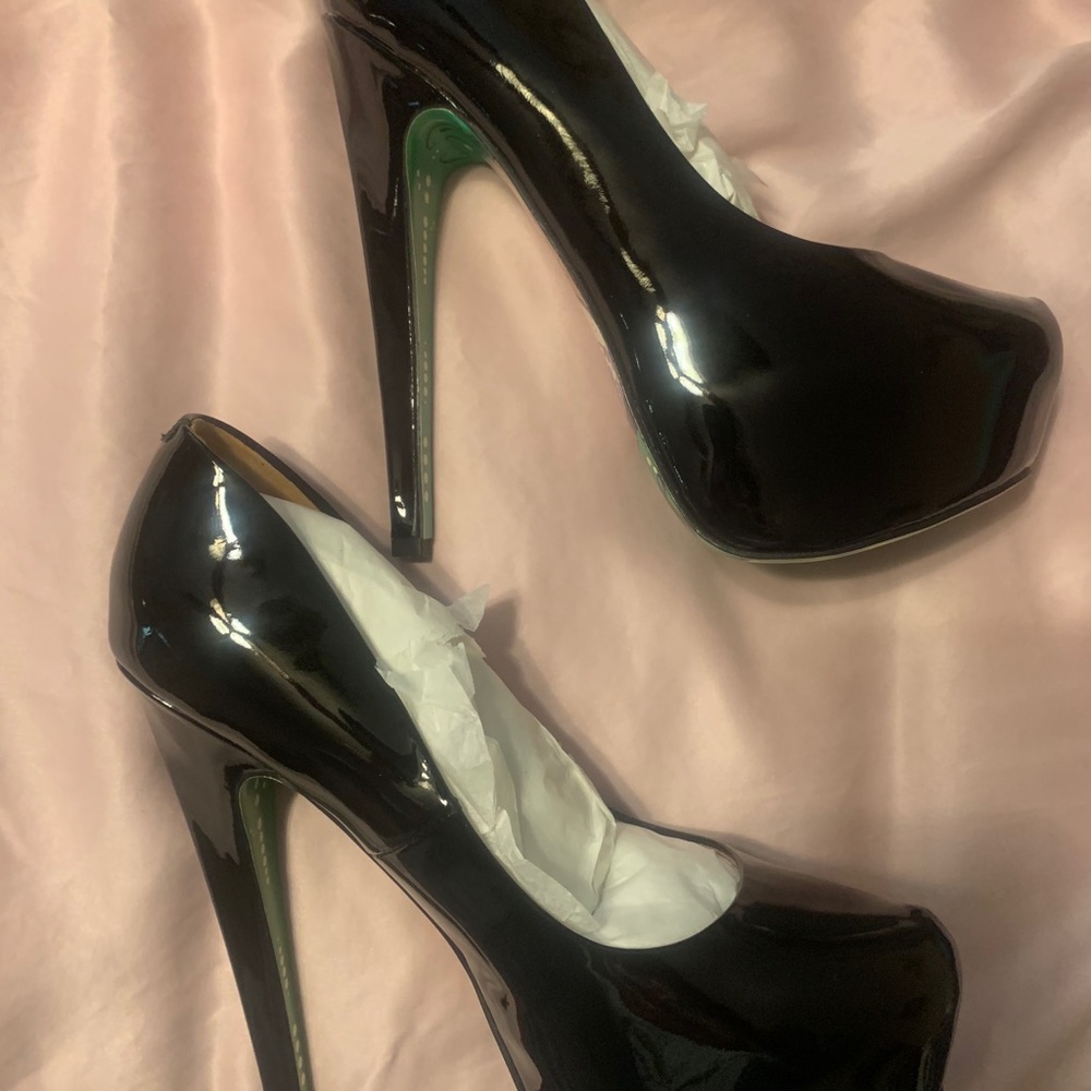Taylor Says "Hells Bells" Black Platform Pumps